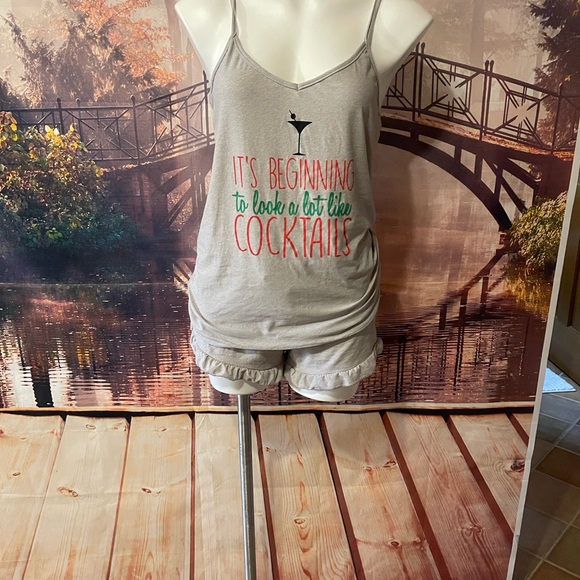 Festive Gray and Red Women's Sleepwear Set - Picture 11 of 12